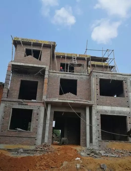 【自建房案例】網(wǎng)友30萬(wàn)蓋三層自建房，建成效果讓鄰居紛紛仿建！