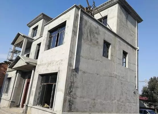 【自建房案例】網(wǎng)友30萬(wàn)蓋三層自建房，建成效果讓鄰居紛紛仿建！