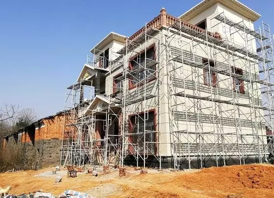 【自建房案例】網(wǎng)友30萬(wàn)蓋三層自建房，建成效果讓鄰居紛紛仿建！